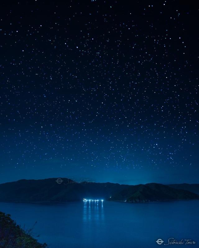 瀬戸内町のページは星空の画像が目印です